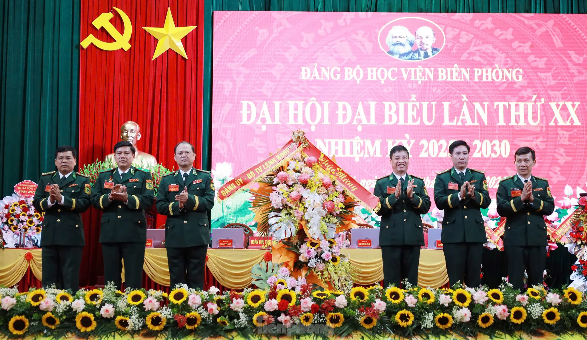 Đại tá Nguyễn Xuân Bách tiếp tục giữ chức Bí thư Đảng ủy Học viện Biên phòng ảnh 1