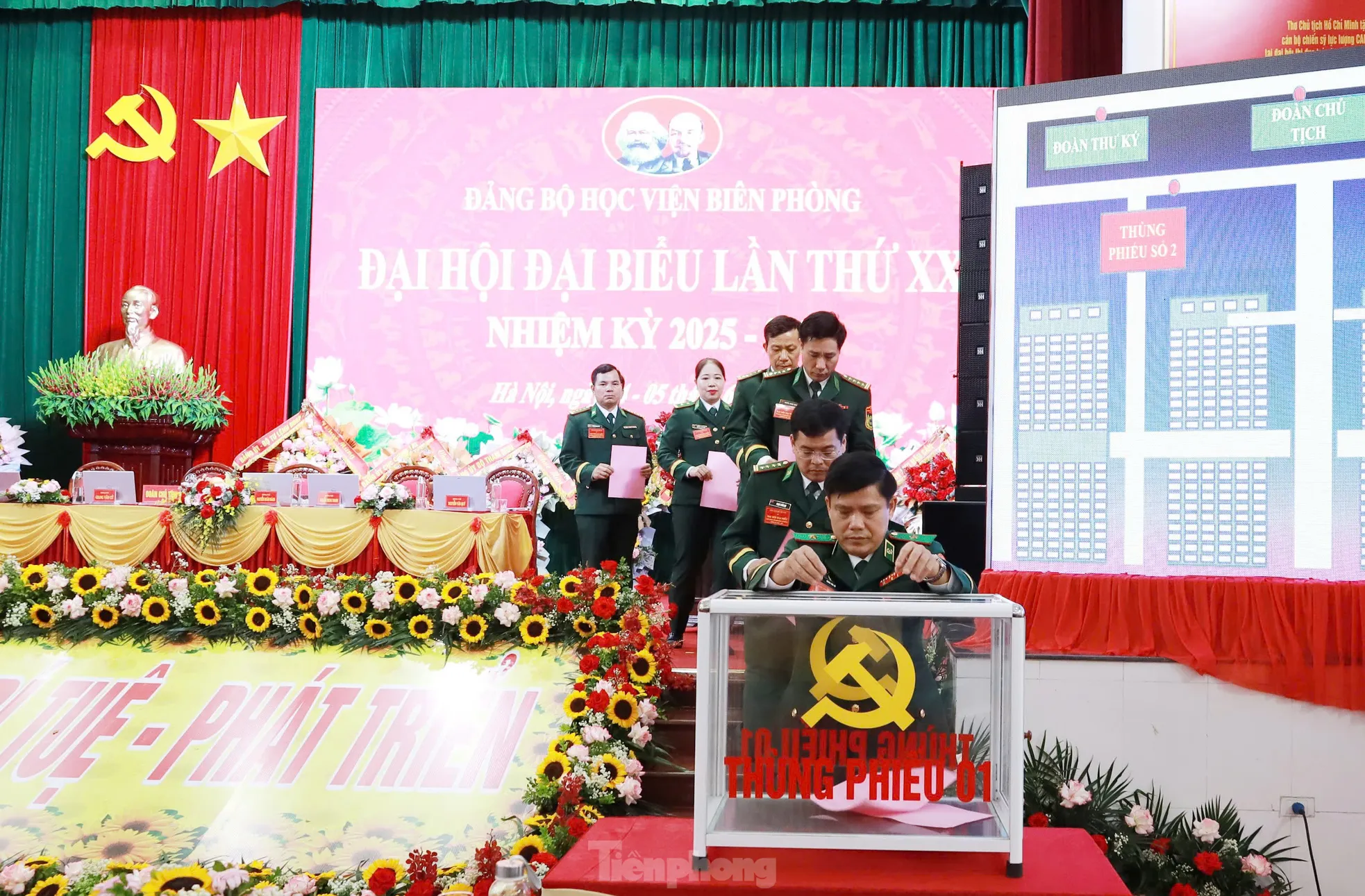 Đại tá Nguyễn Xuân Bách tiếp tục giữ chức Bí thư Đảng ủy Học viện Biên phòng ảnh 6