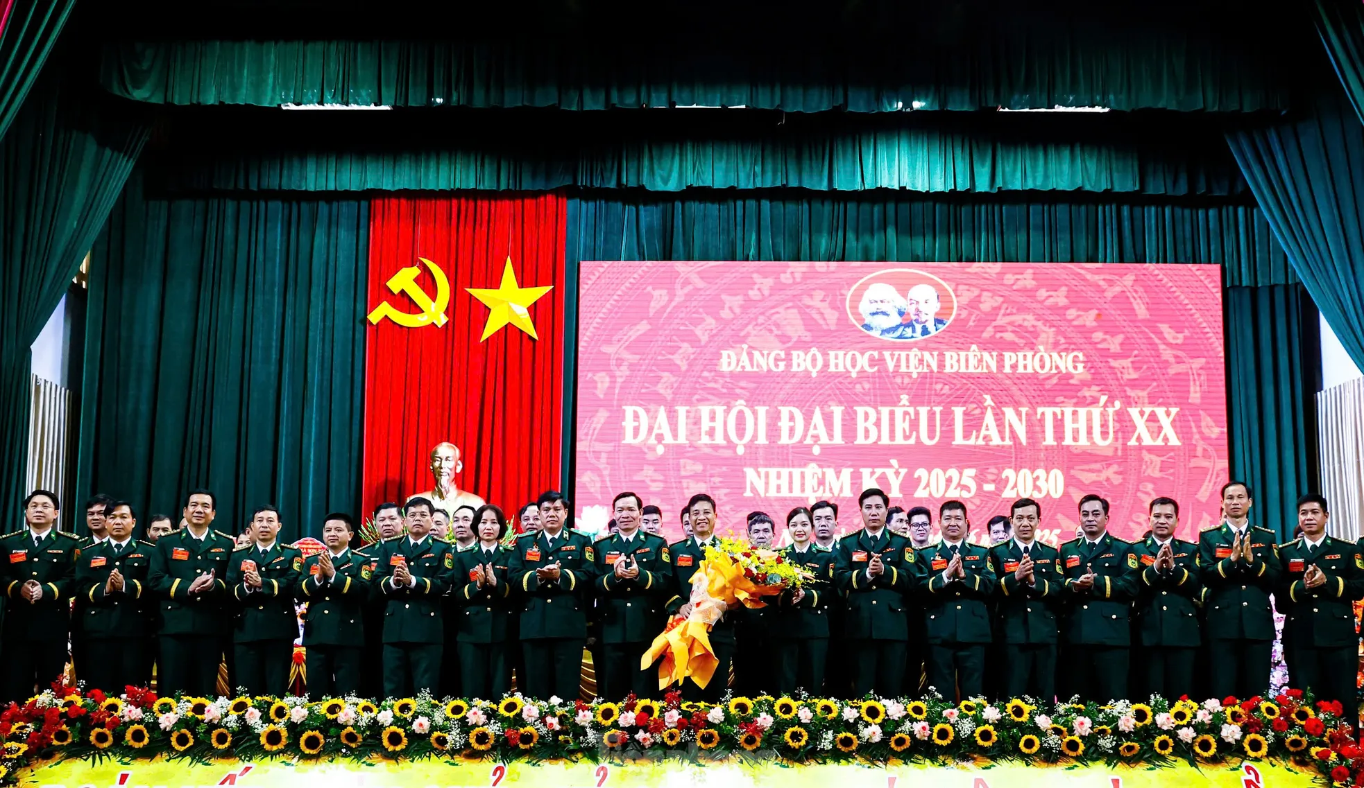 Đại tá Nguyễn Xuân Bách tiếp tục giữ chức Bí thư Đảng ủy Học viện Biên phòng ảnh 8