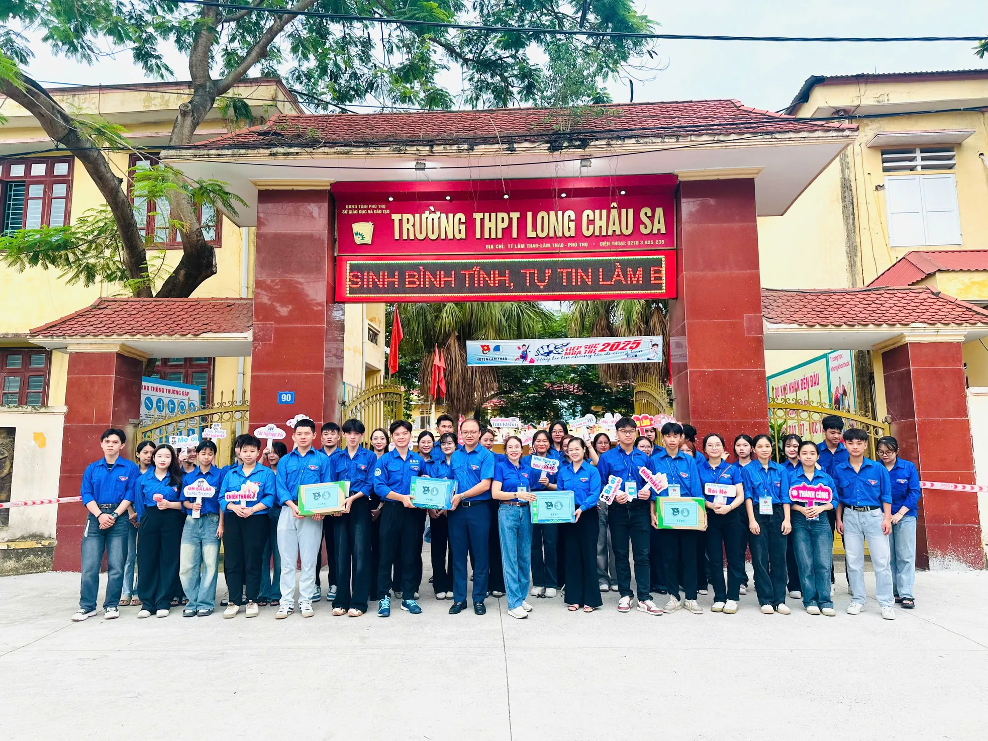 Sắc xanh tình nguyện đồng hành sĩ tử vượt vũ môn ảnh 20