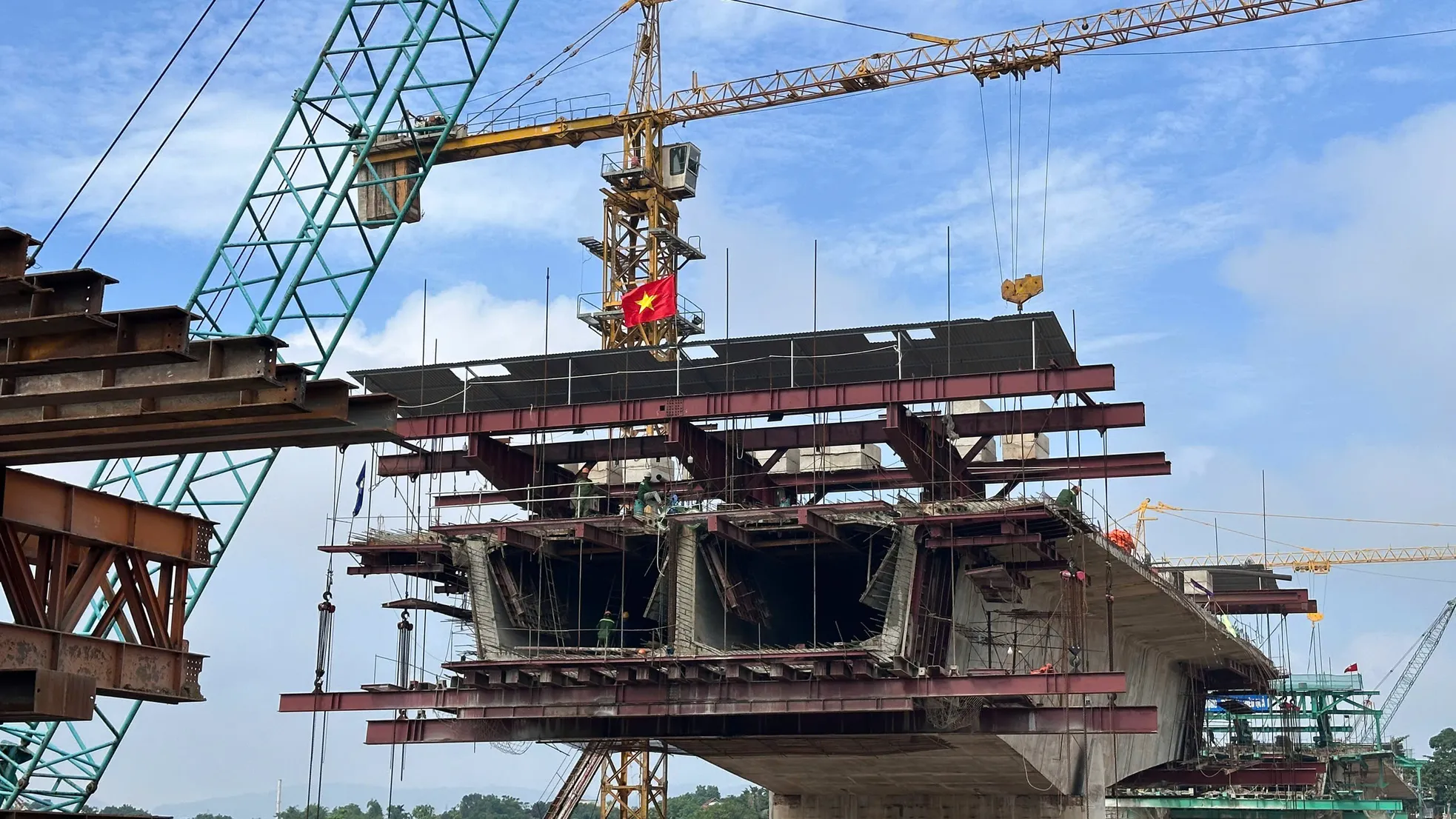 Cầu Phong Châu mới dự kiến hợp long vào dịp Quốc khánh 2/9 ảnh 4