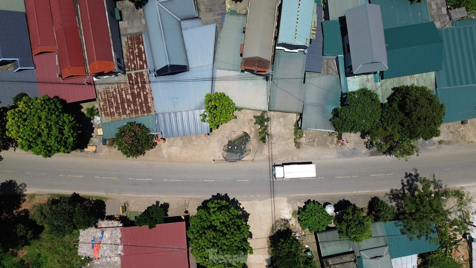 Hố 'tử thần' tại Phú Thọ, đổ 50 khối đất vẫn chưa đầy ảnh 1