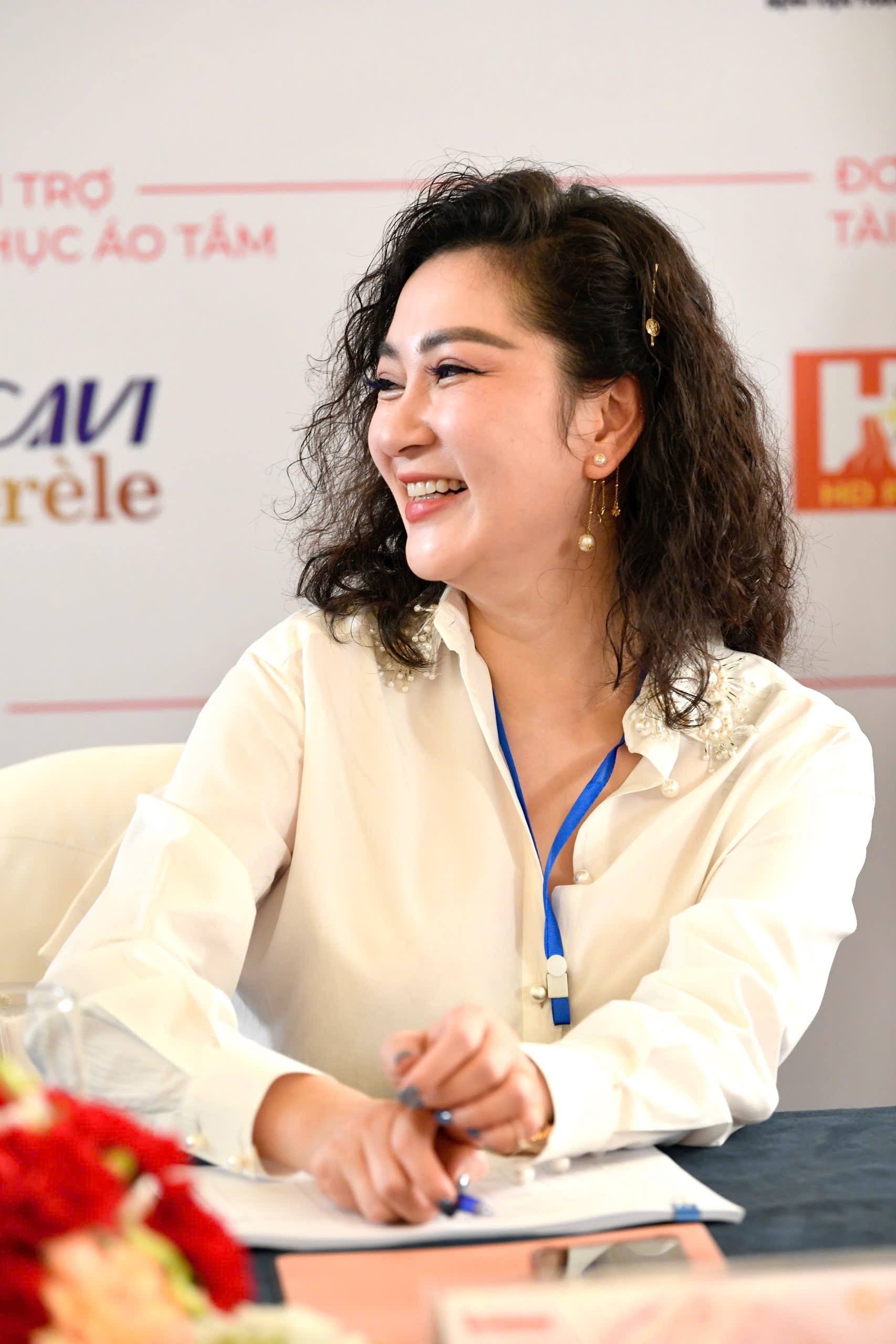 Nhan sắc Hoa hậu Nguyễn Thị Huyền sau 21 năm đăng quang ảnh 6