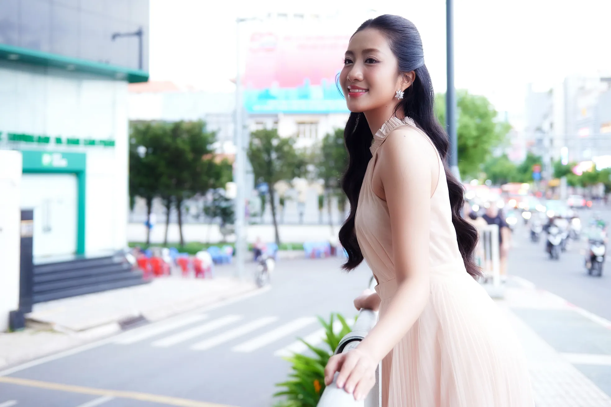 Sắc vóc đời thường thí sinh Hà Trúc Linh ở Hoa hậu Việt Nam ảnh 9
