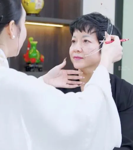 Nhiều NSND, NSƯT quảng cáo làm chân mày phong thủy ảnh 5