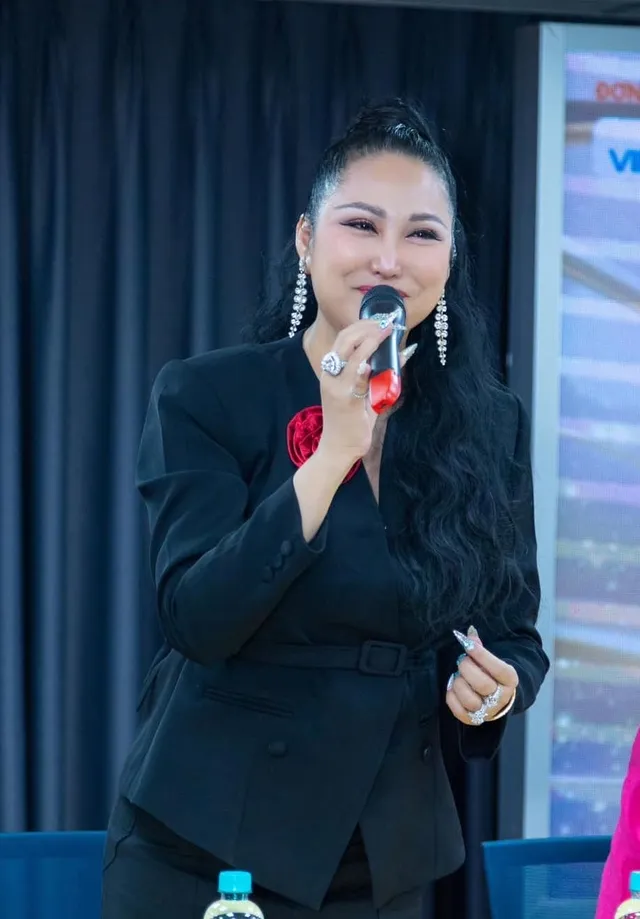 Showbiz 7/6: Phi Thanh Vân lên chức Phó viện trưởng ảnh 1