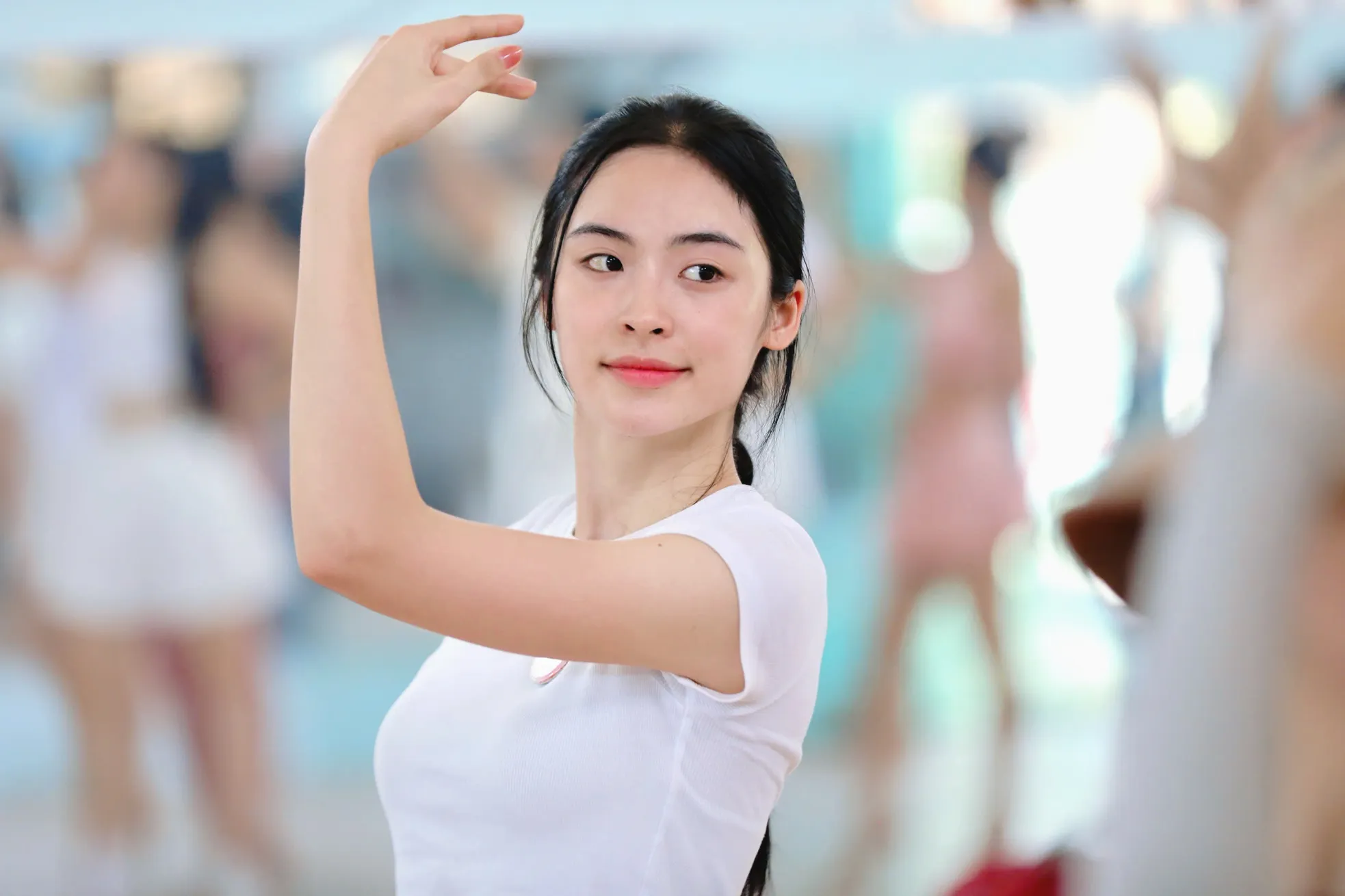 Cận nhan sắc 25 thí sinh Hoa hậu Việt Nam trước chung kết ảnh 8
