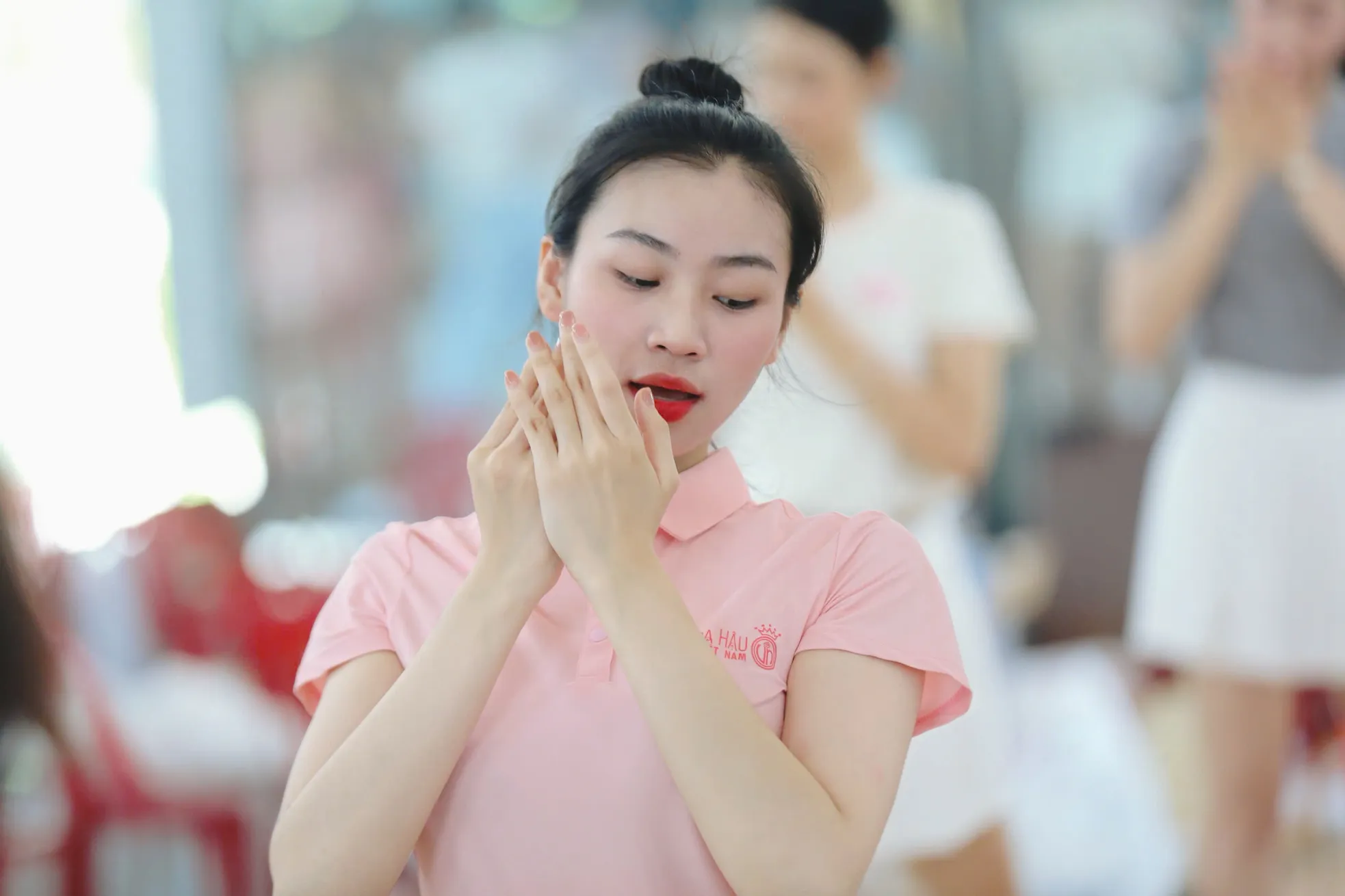 Cận nhan sắc 25 thí sinh Hoa hậu Việt Nam trước chung kết ảnh 9