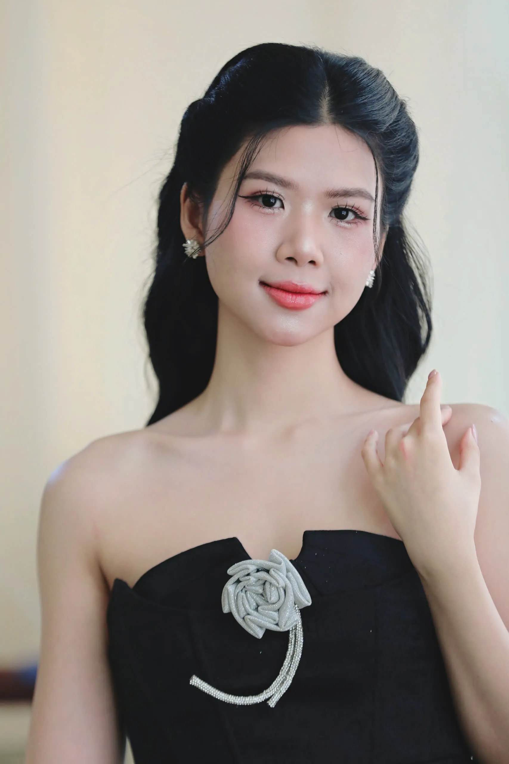 Cô gái Đà Nẵng muốn lịch sử lặp lại ở Hoa hậu Việt Nam ảnh 1