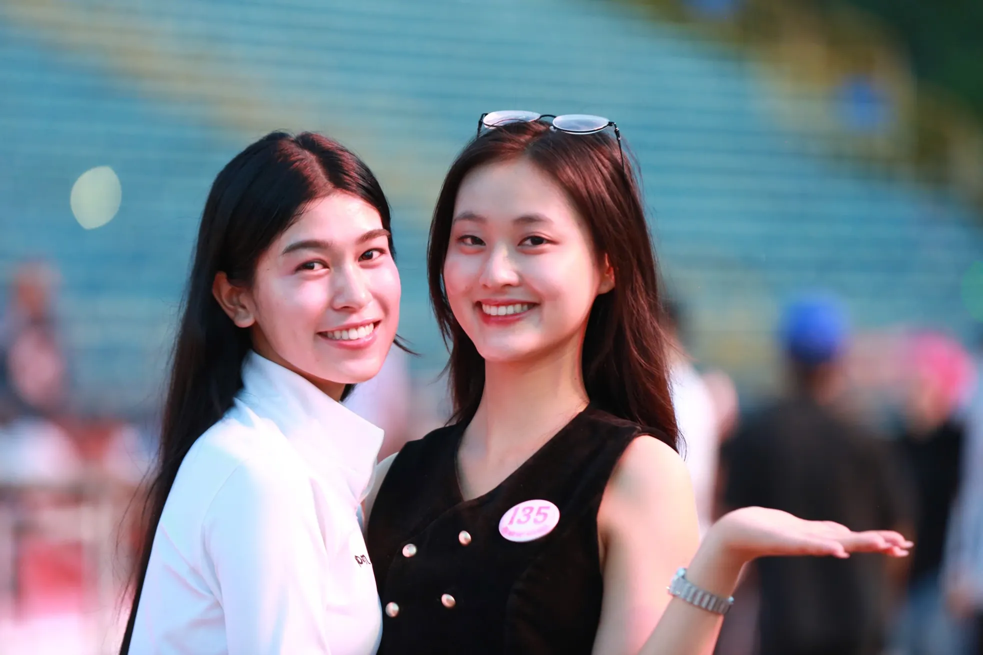 Khoảnh khắc đáng nhớ ở hậu trường Hoa hậu Việt Nam ảnh 13