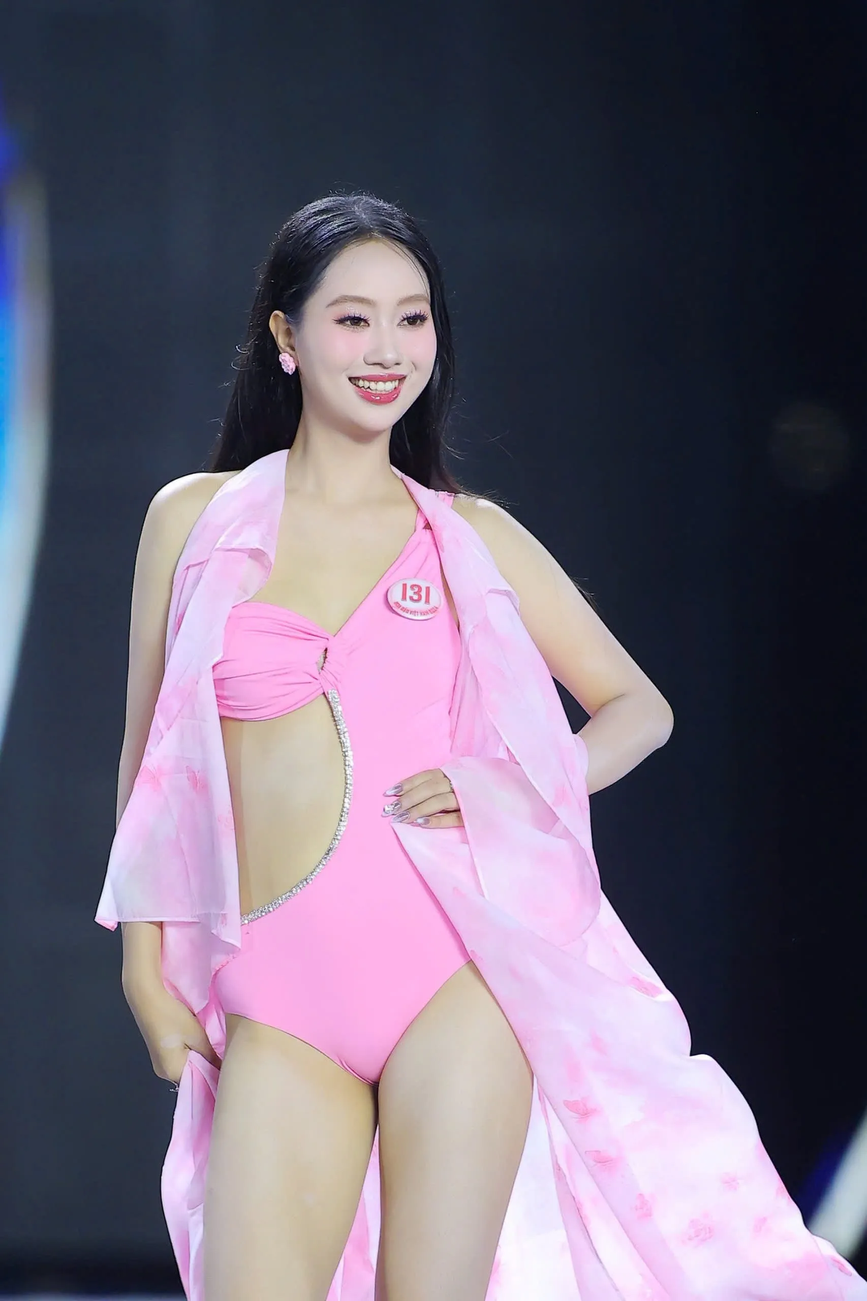 25 thí sinh Hoa hậu Việt Nam nóng bỏng diễn bikini ảnh 7