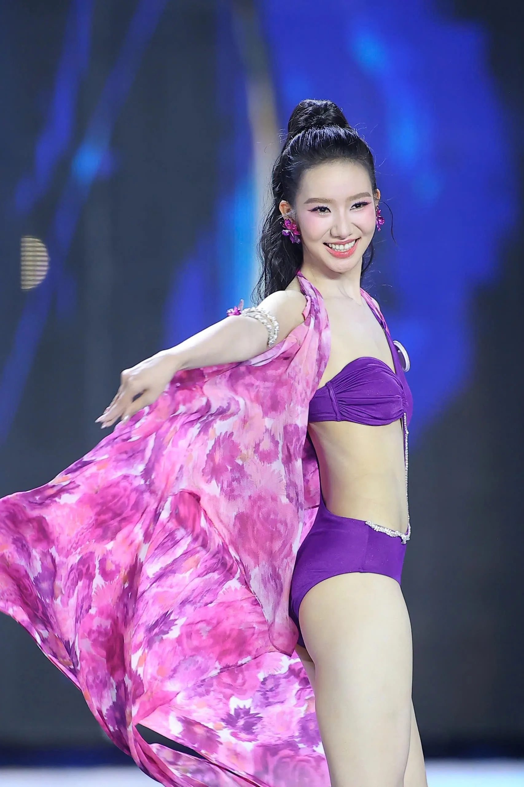 25 thí sinh Hoa hậu Việt Nam nóng bỏng diễn bikini ảnh 14