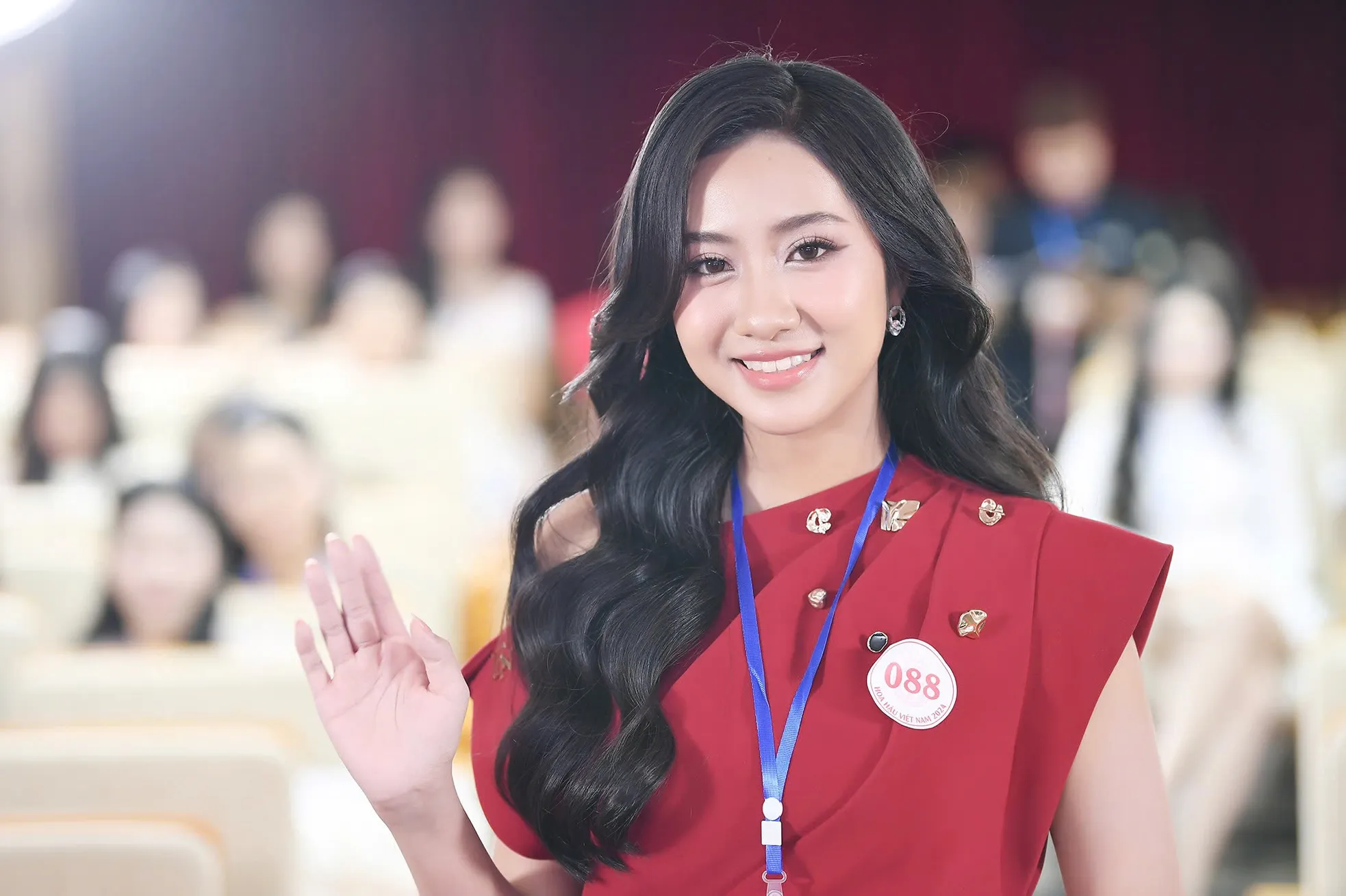 Loạt ảnh Hà Trúc Linh ở sơ khảo Hoa hậu Việt Nam gây sốt trở lại ảnh 6