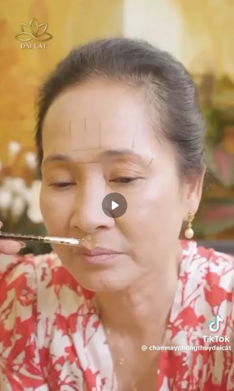 Hàng loạt video nghệ sĩ Việt quảng cáo chân mày phong thủy biến mất ảnh 4