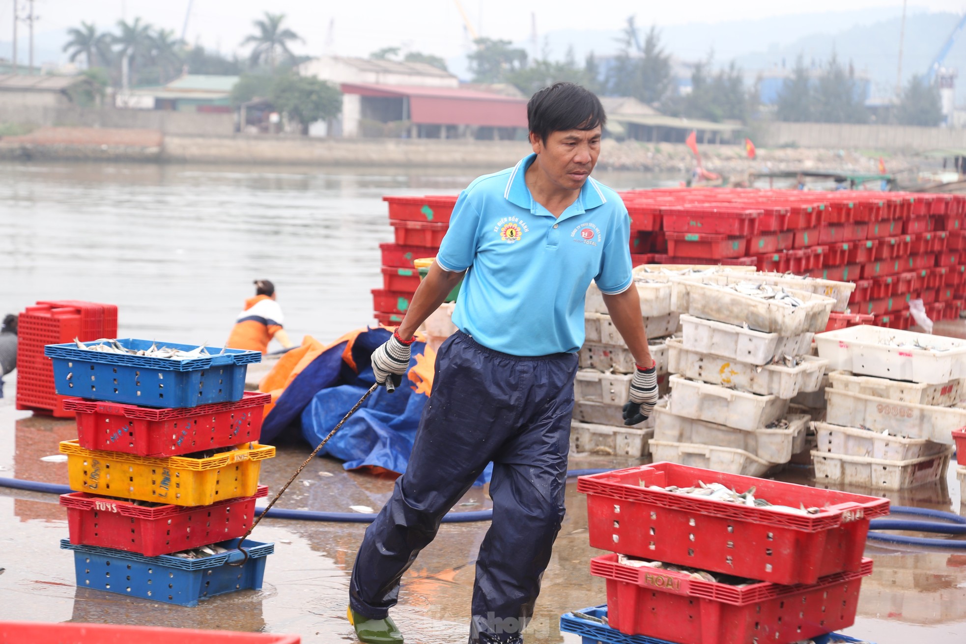Miệt mài trên phố mưu sinh trong ngày quốc tế lao động 1/5 ảnh 10
