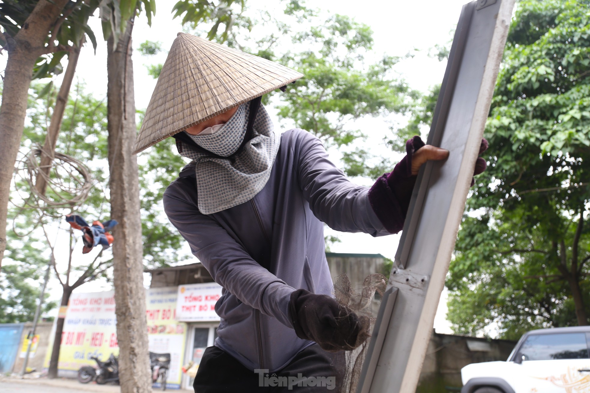 Miệt mài trên phố mưu sinh trong ngày quốc tế lao động 1/5 ảnh 3