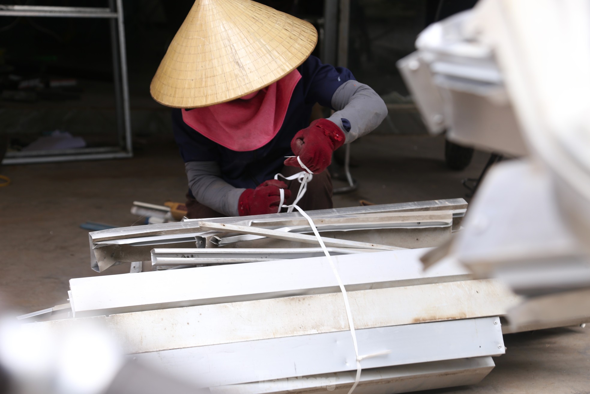 Miệt mài trên phố mưu sinh trong ngày quốc tế lao động 1/5 ảnh 4