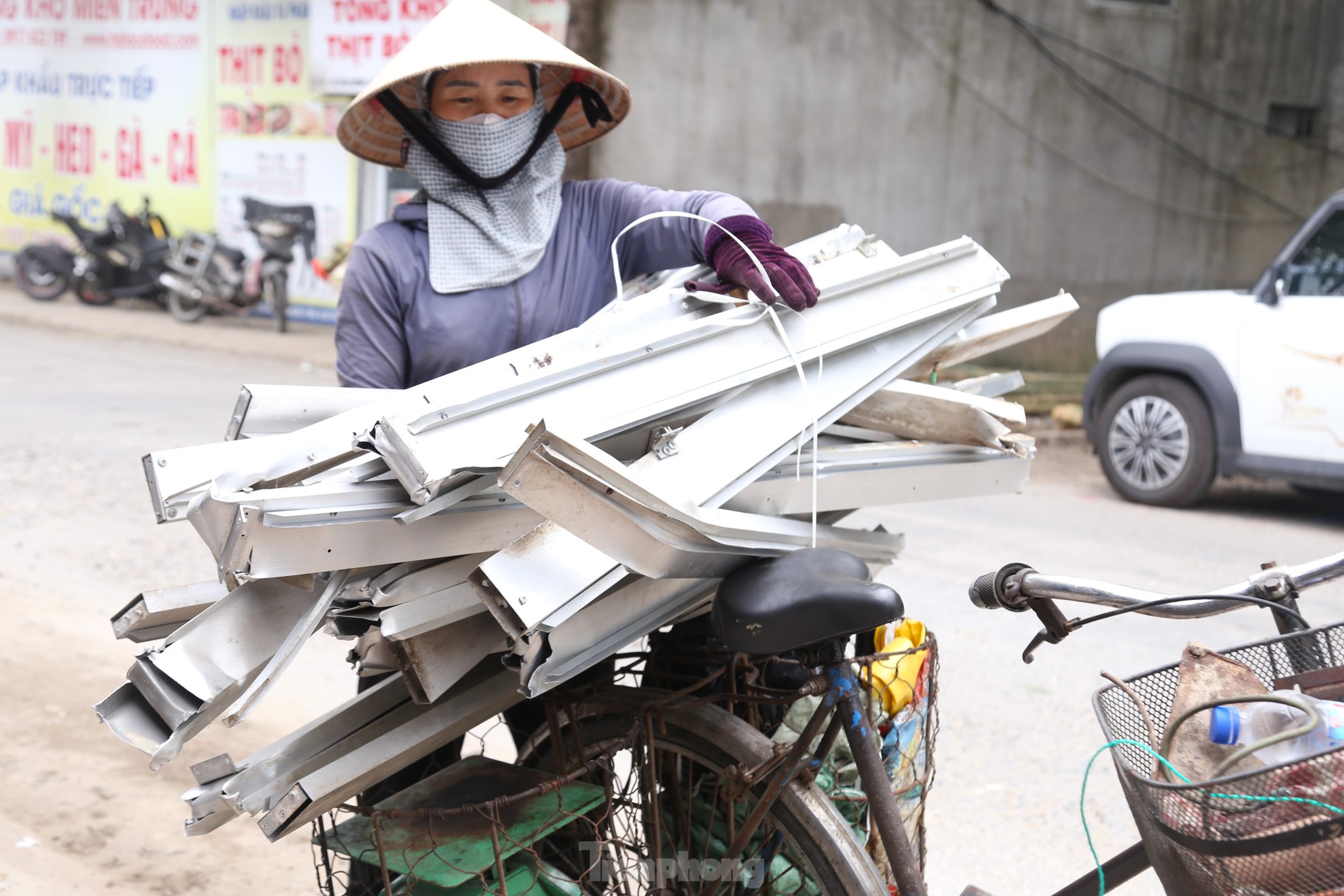 Miệt mài trên phố mưu sinh trong ngày quốc tế lao động 1/5 ảnh 5