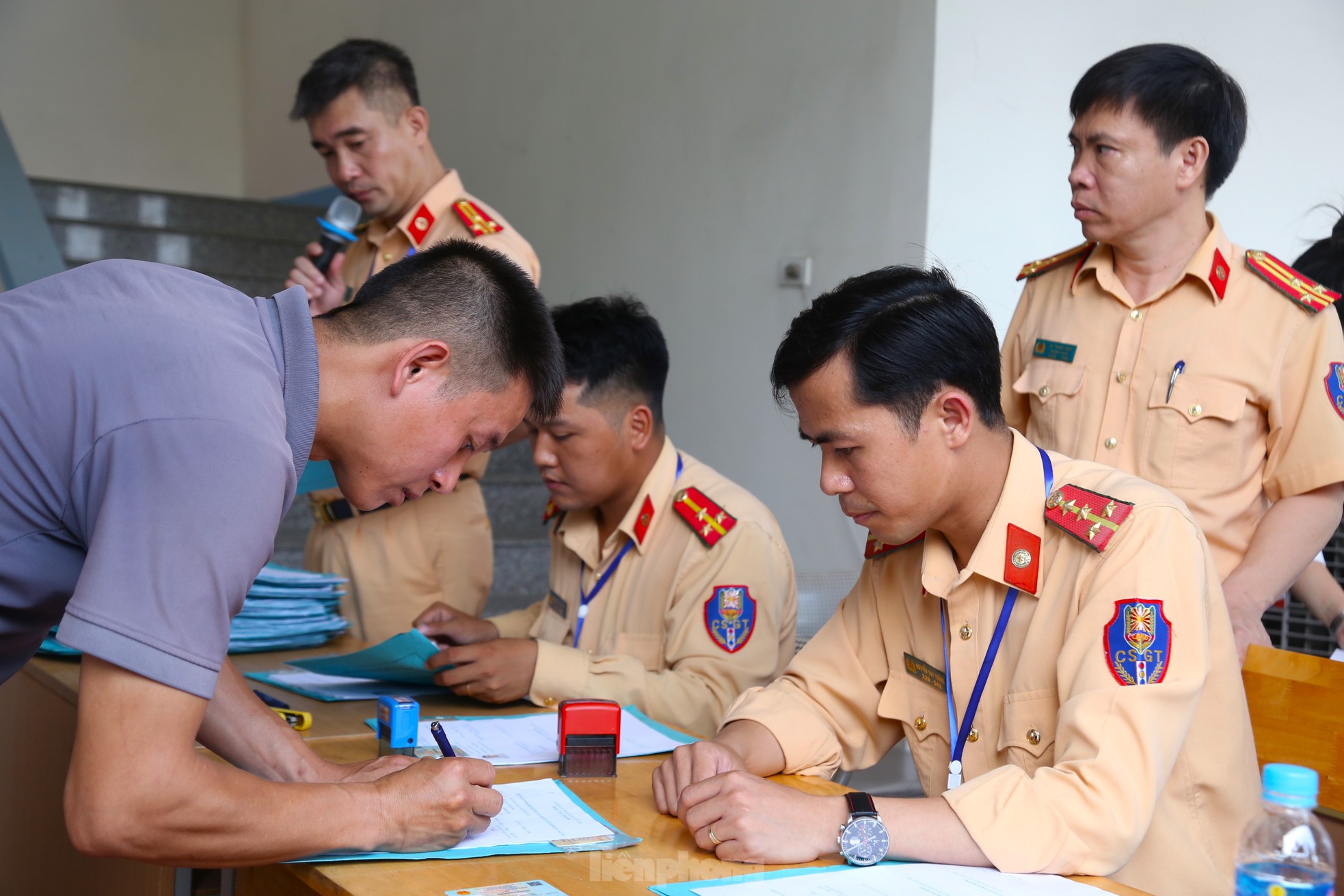 Lo lắng, thức trắng đêm trước khi đi thi sát hạch lái xe ảnh 4