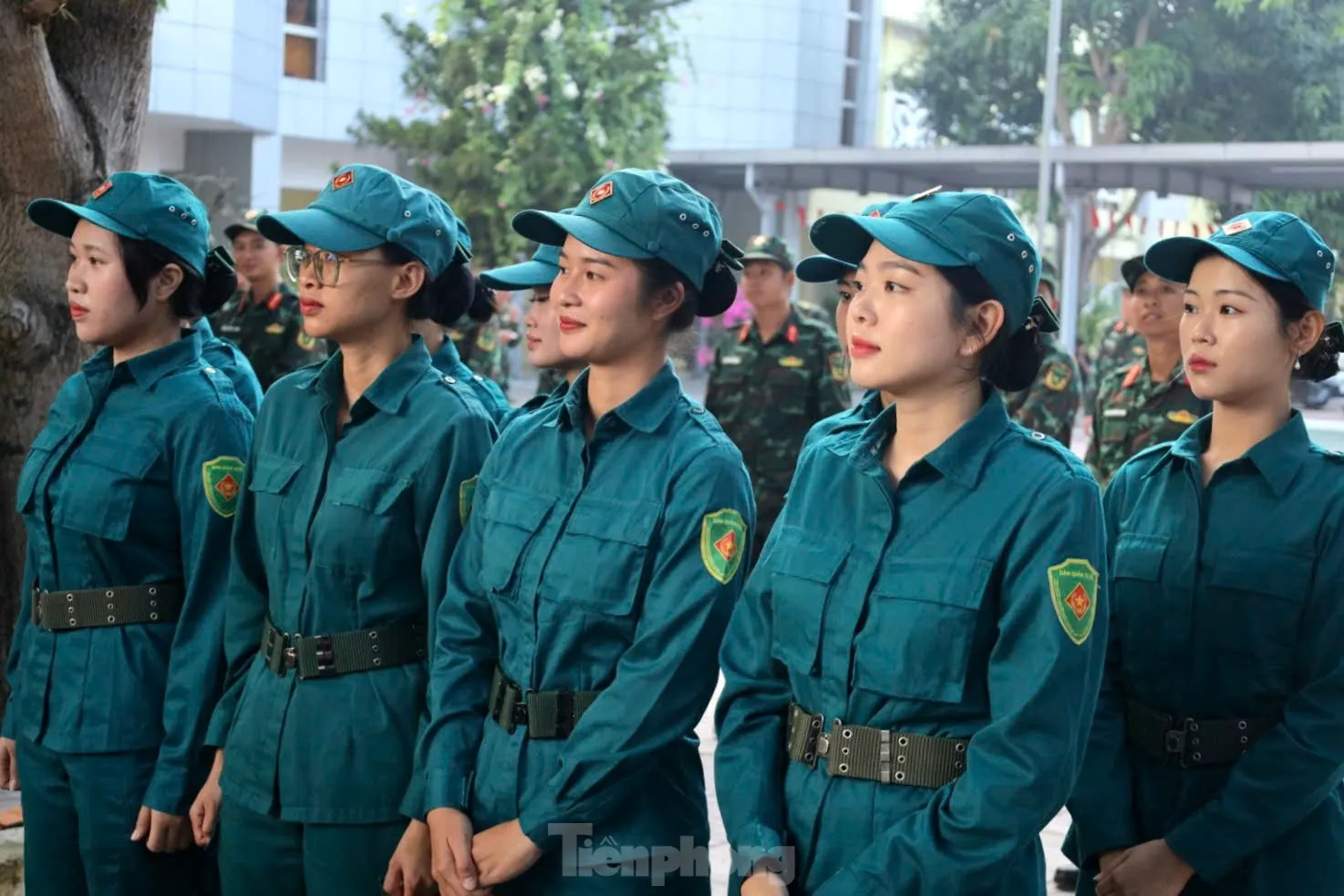 Quân khu 4, tỉnh Nghệ An đón, tặng quà lực lượng Quân khu 7 tham gia diễu binh kỷ niệm 80 năm Quốc khánh ảnh 8