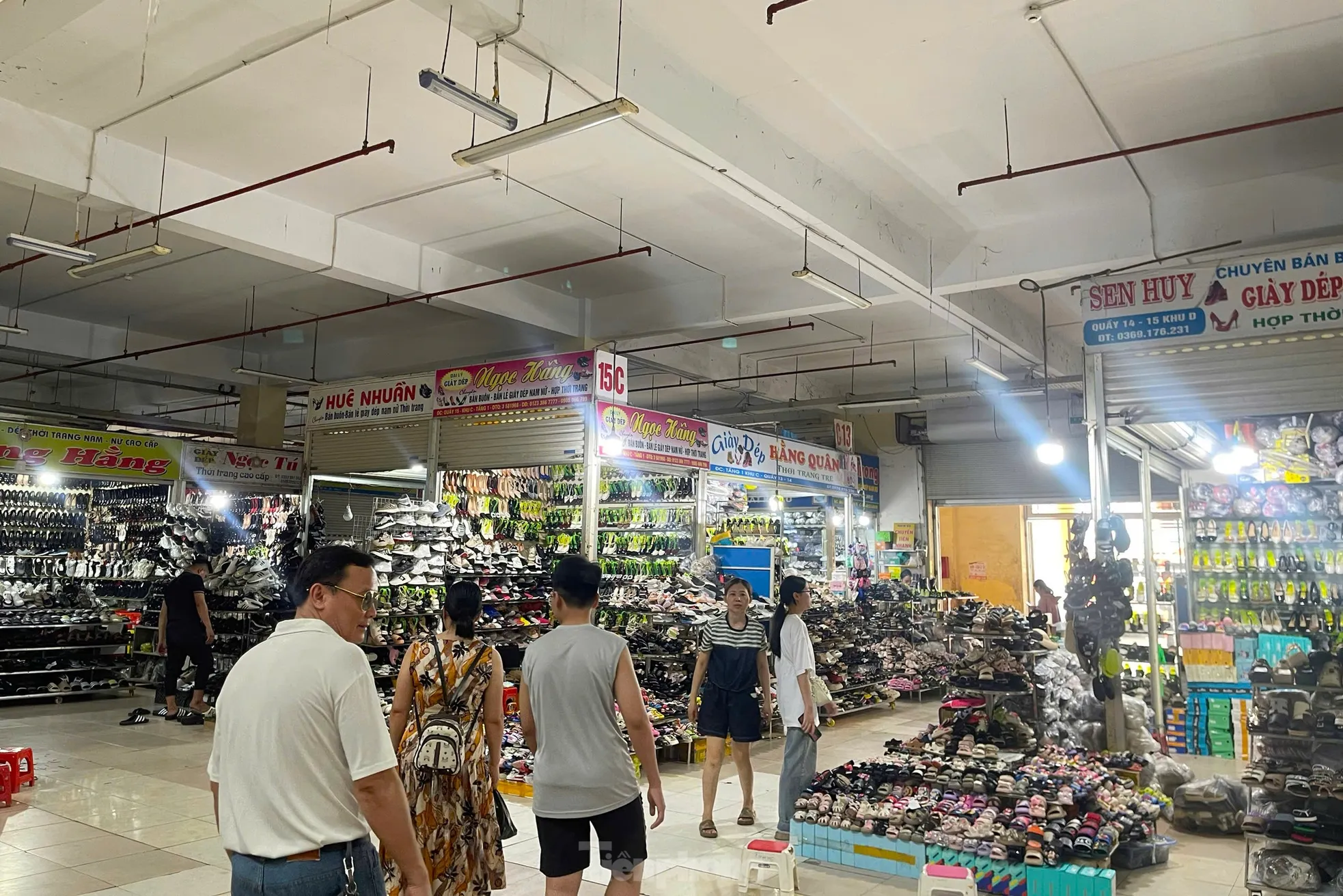 Chợ Vinh 'sáng đèn' sau hơn 1 tuần tiểu thương đồng loạt đóng cửa ảnh 5