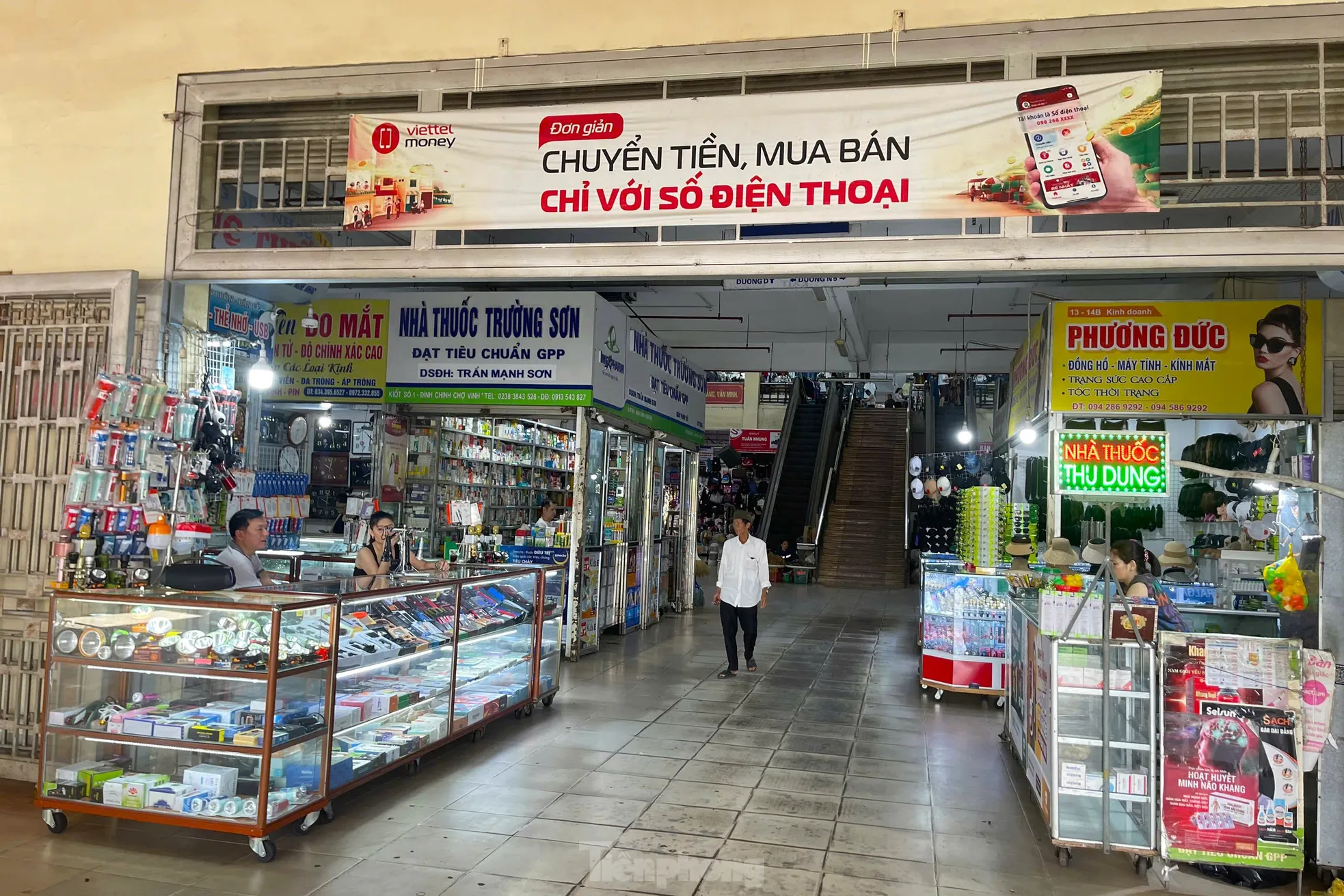 Chợ Vinh 'sáng đèn' sau hơn 1 tuần tiểu thương đồng loạt đóng cửa ảnh 7