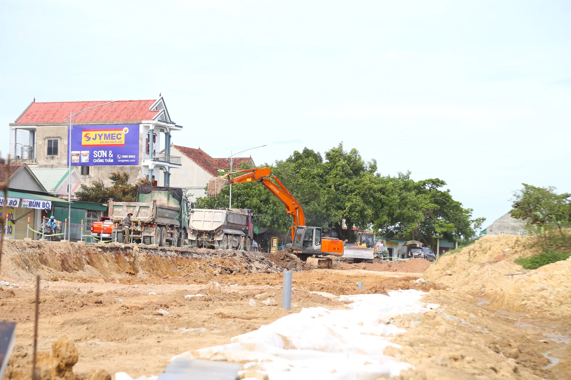 Dự án mở rộng quốc lộ 500 tỷ đồng vừa thi công vừa ‘chờ’ mặt bằng ảnh 4