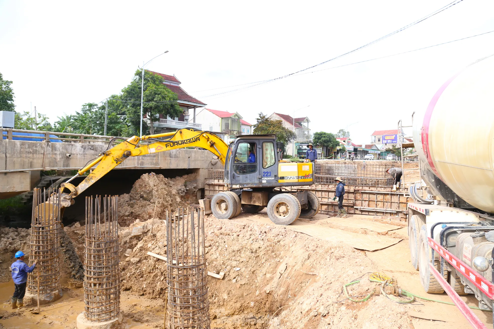 Dự án mở rộng quốc lộ 500 tỷ đồng vừa thi công vừa ‘chờ’ mặt bằng ảnh 7