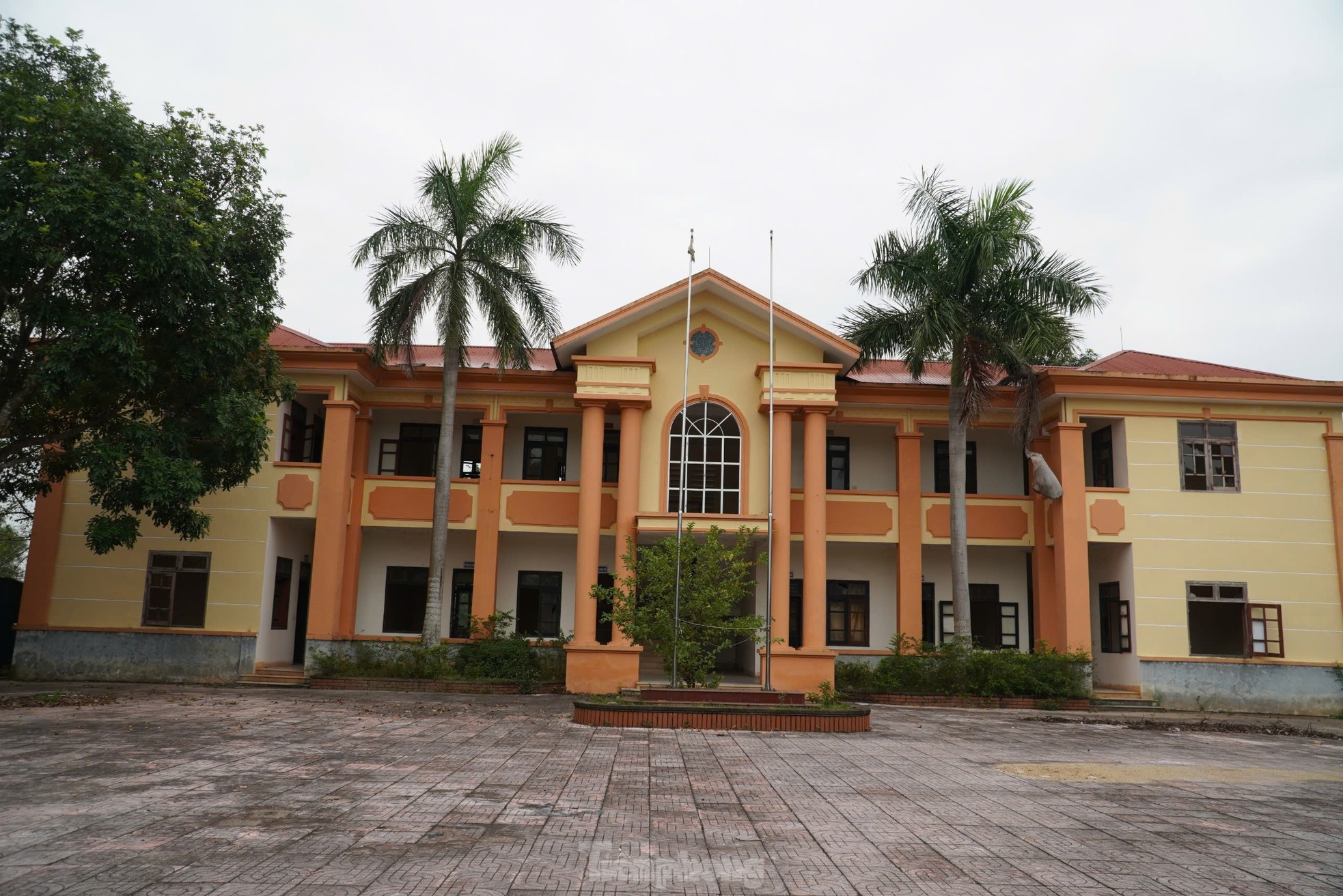 Trụ sở xã bỏ hoang, xuống cấp sau gần 5 năm sáp nhập ảnh 2