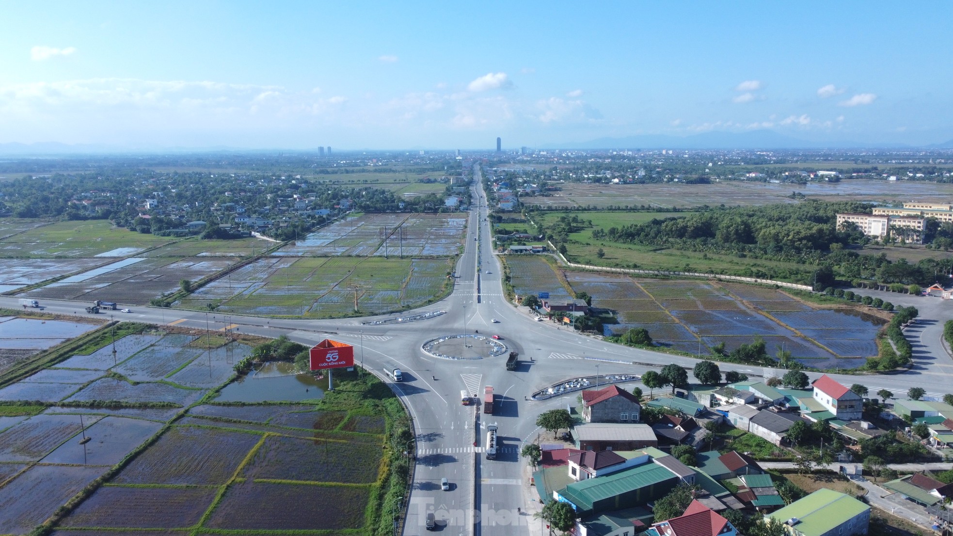 Hình hài thành phố Hà Tĩnh khi vươn mình ra phía biển ảnh 10