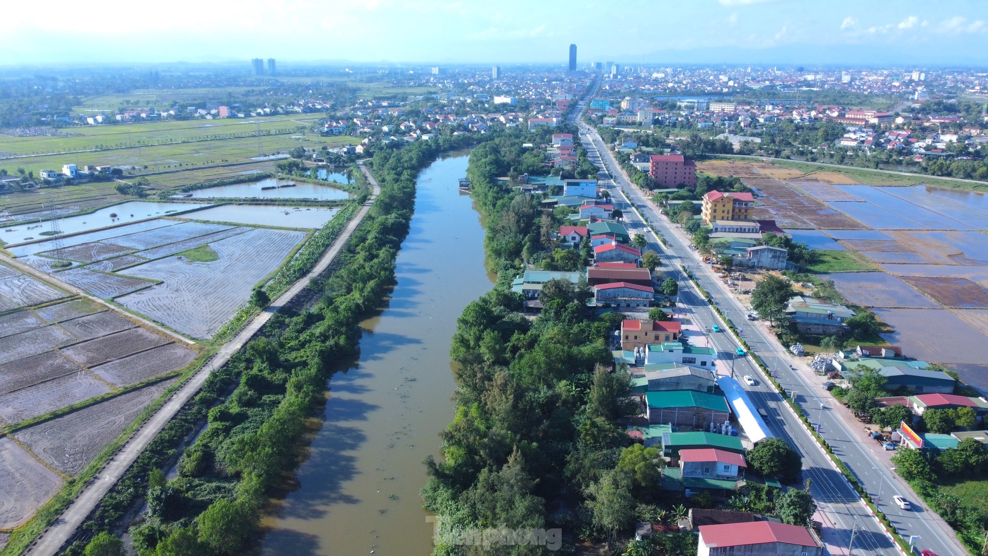 Hình hài thành phố Hà Tĩnh khi vươn mình ra phía biển ảnh 2