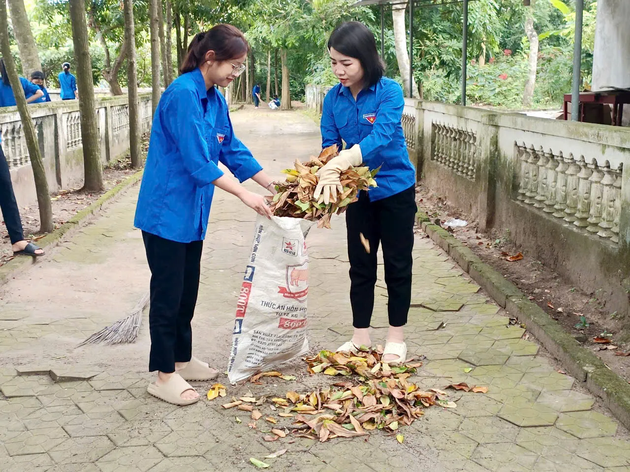 Nhiều hoạt động ý nghĩa tháng tri ân của tuổi trẻ Hà Tĩnh ảnh 14