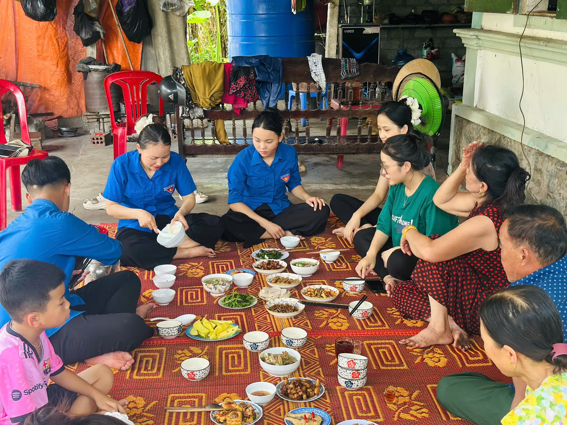 Nhiều hoạt động ý nghĩa tháng tri ân của tuổi trẻ Hà Tĩnh ảnh 3