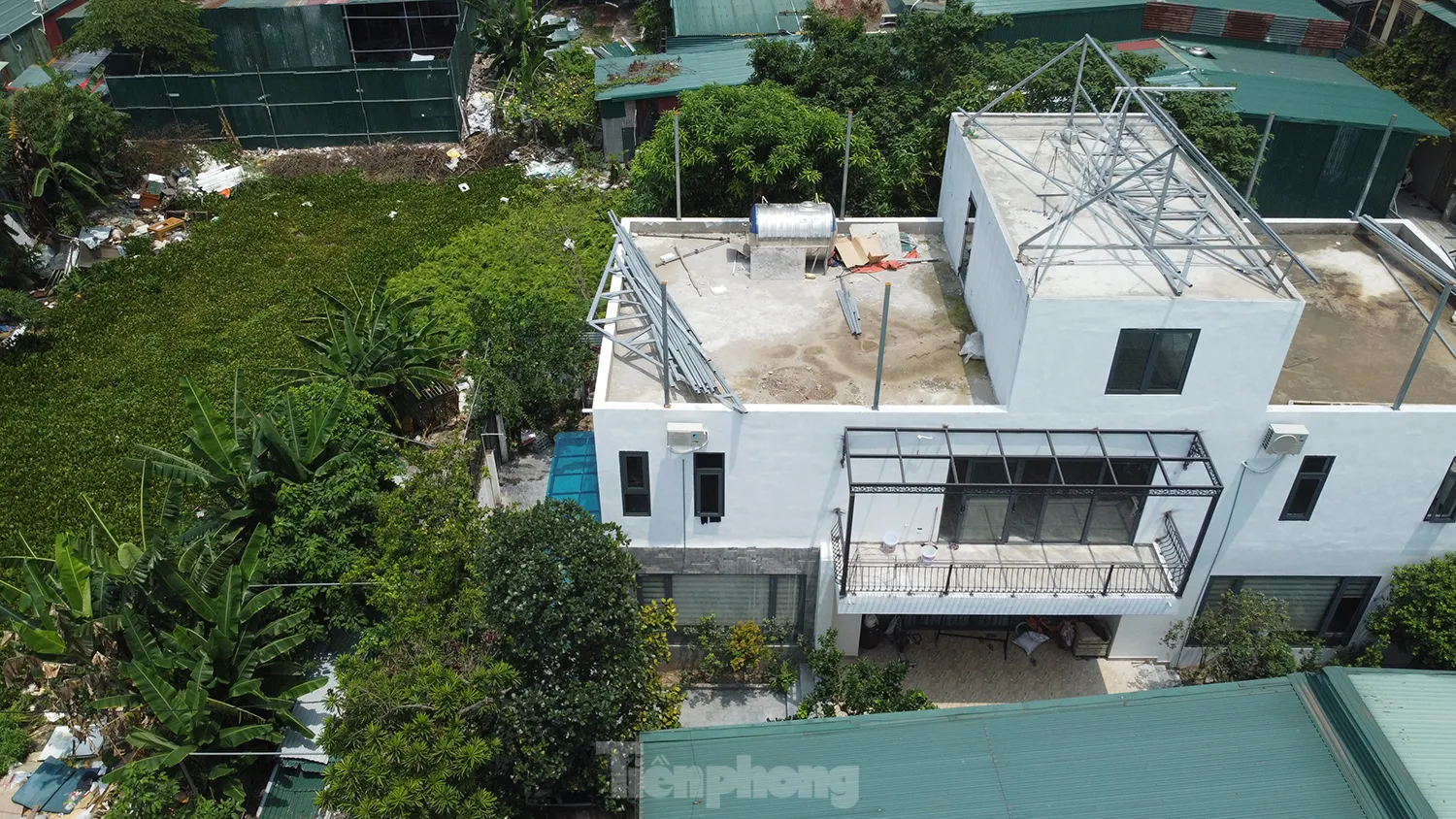 Các hồ lớn ở phường Định Công đang bị 'biến dạng' ảnh 4