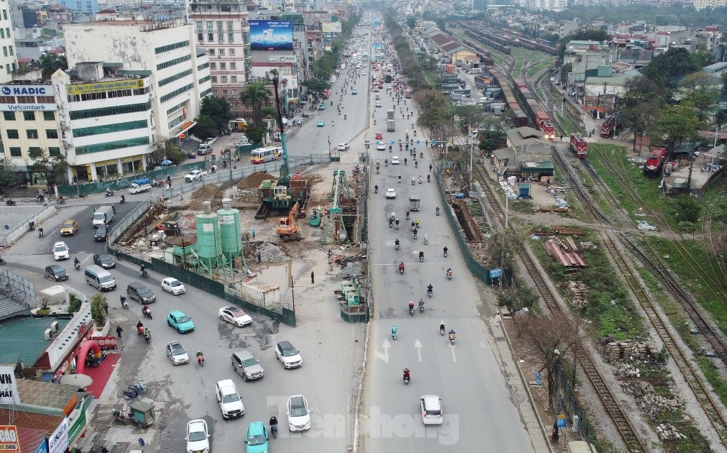 Hầm chui nút Giải Phóng - Kim Đồng thi công ra sao sau khi mở rộng hàng rào? ảnh 6