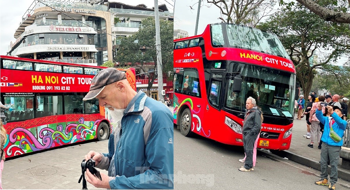 Hàng nghìn người đổ về tòa nhà Hàm cá mập check-in, CSGT phải cắm 'chốt' đảm bảo giao thông ảnh 4