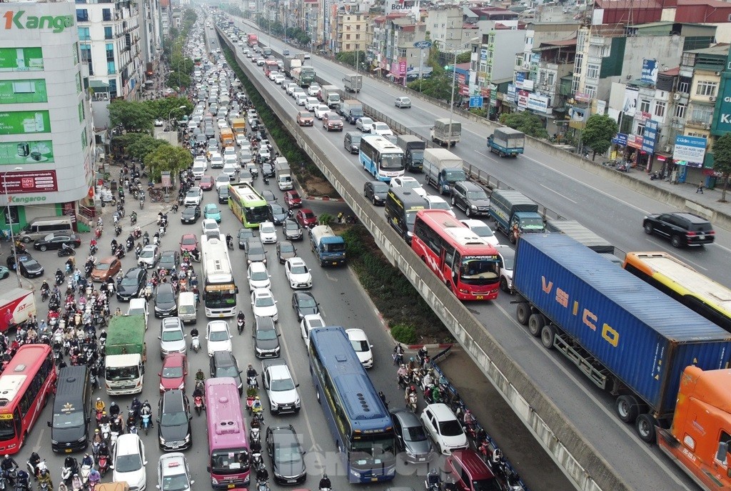 Sửa chữa gấp các gối trụ cầu Vành đai 3 trên cao bị xô lệch ảnh 3