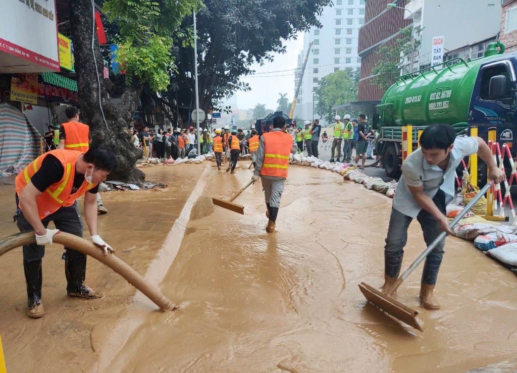 Cận cảnh 'suối bùn' tuôn trào ở Metro Nhổn-Ga Hà Nội ảnh 3