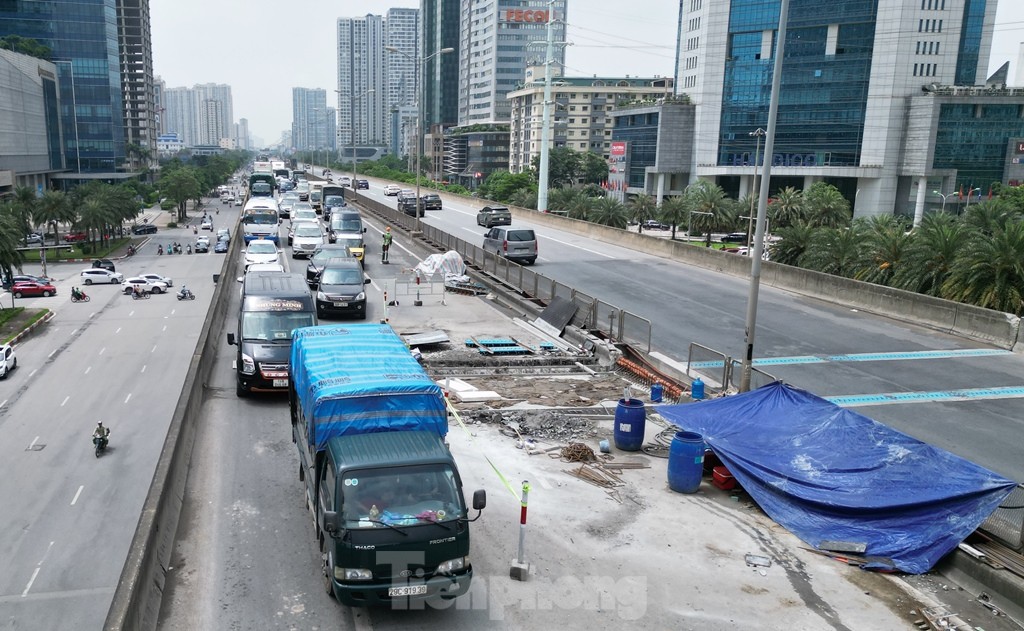 Đường Vành đai 3 ùn tắc nhưng công trường ‘vắng bóng’ công nhân ảnh 3