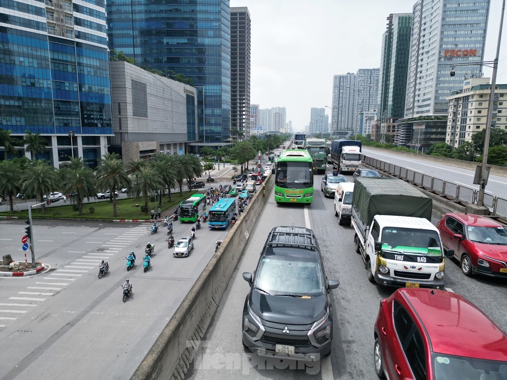 Đường Vành đai 3 ùn tắc nhưng công trường ‘vắng bóng’ công nhân ảnh 8