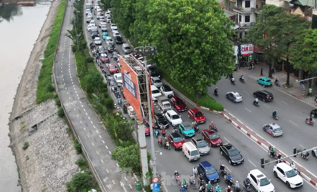 Sốt ruột nhìn đường dành riêng xe đạp ở Hà Nội không một bóng người- Ảnh 4. Sốt ruột nhìn đường dành riêng xe đạp ở Hà Nội không một bóng người- Ảnh 4.