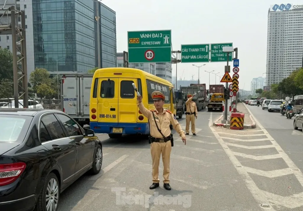 Thực trạng giao thông trên 2 tuyến cao tốc tại TP Hà Nội đang quản lý ra sao? ảnh 8