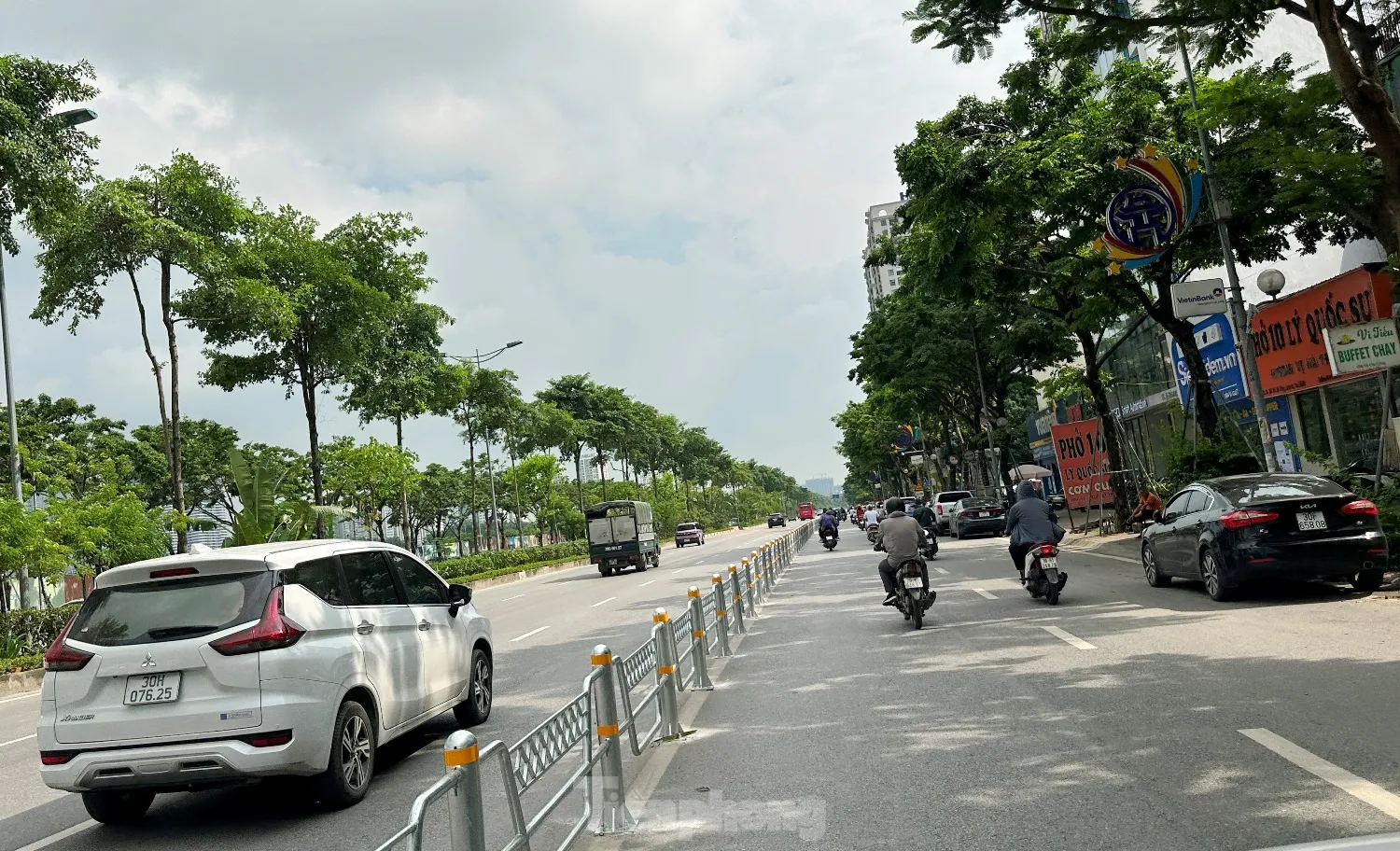 Hà Nội: Điều chỉnh cho ô tô được đi tất cả các làn đường Phạm Văn Đồng ảnh 5