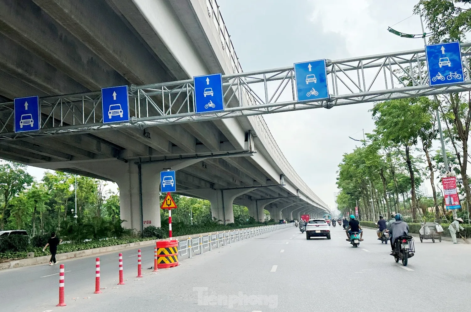 Hà Nội: Điều chỉnh cho ô tô được đi tất cả các làn đường Phạm Văn Đồng ảnh 6