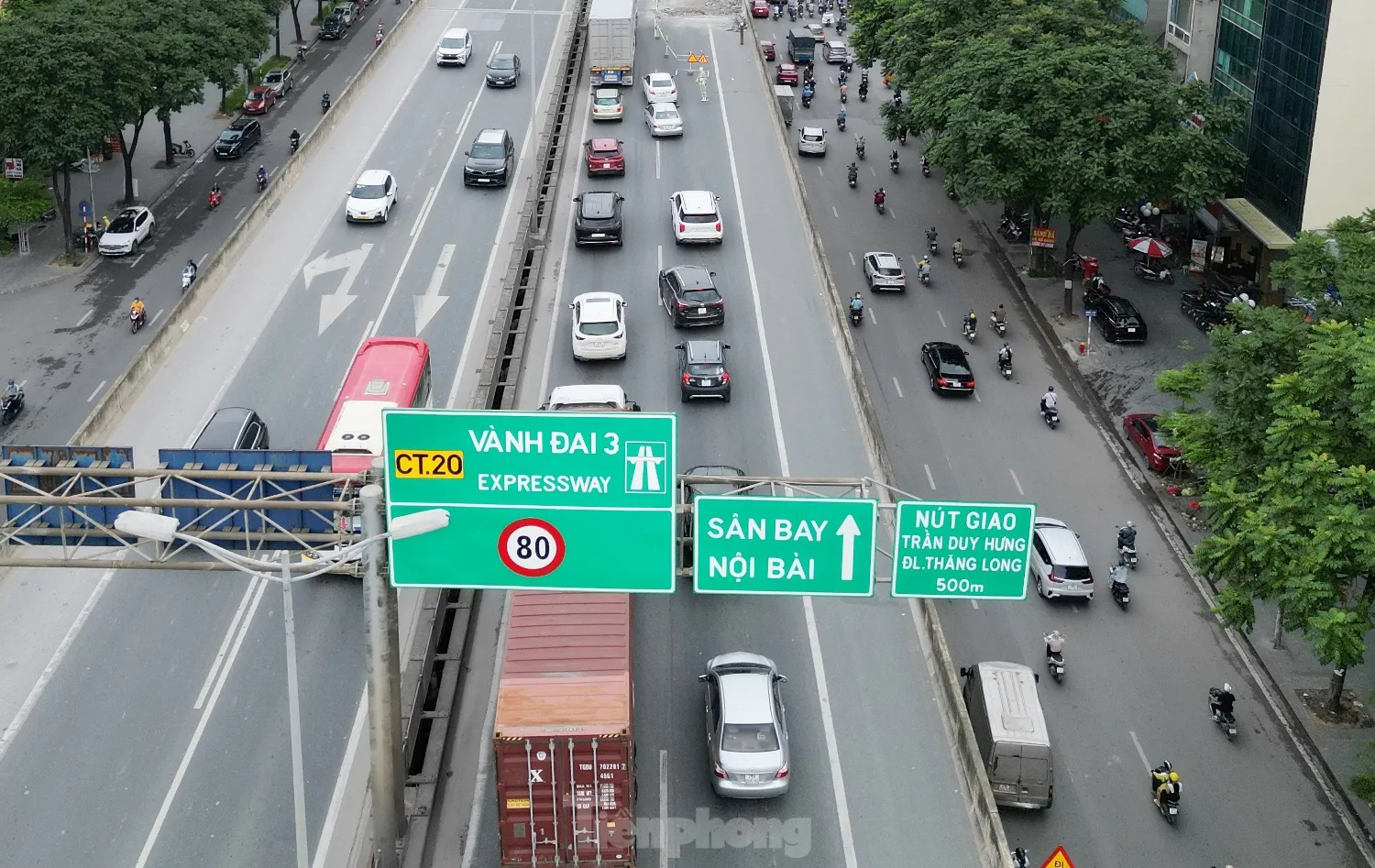 Hàng rào thi công chậm tiến độ gây ùn tắc kéo dài ở đường Vành đai 3 ảnh 7