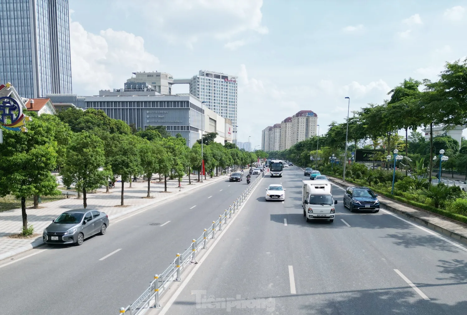 Lái xe lúng túng với các biển báo trên tuyến đường phân làn Võ Chí Công ảnh 1