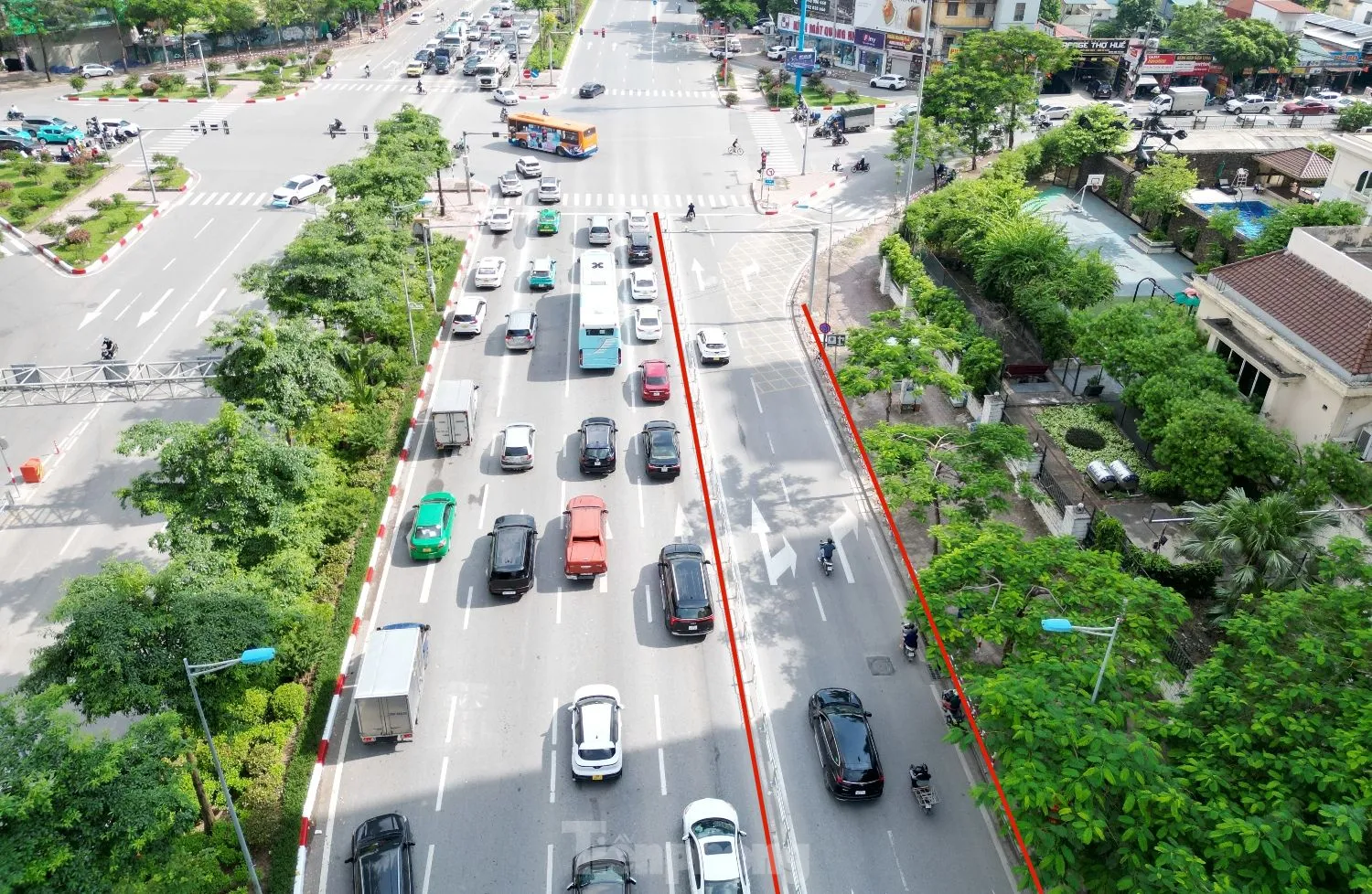 Lái xe lúng túng với các biển báo trên tuyến đường phân làn Võ Chí Công ảnh 2