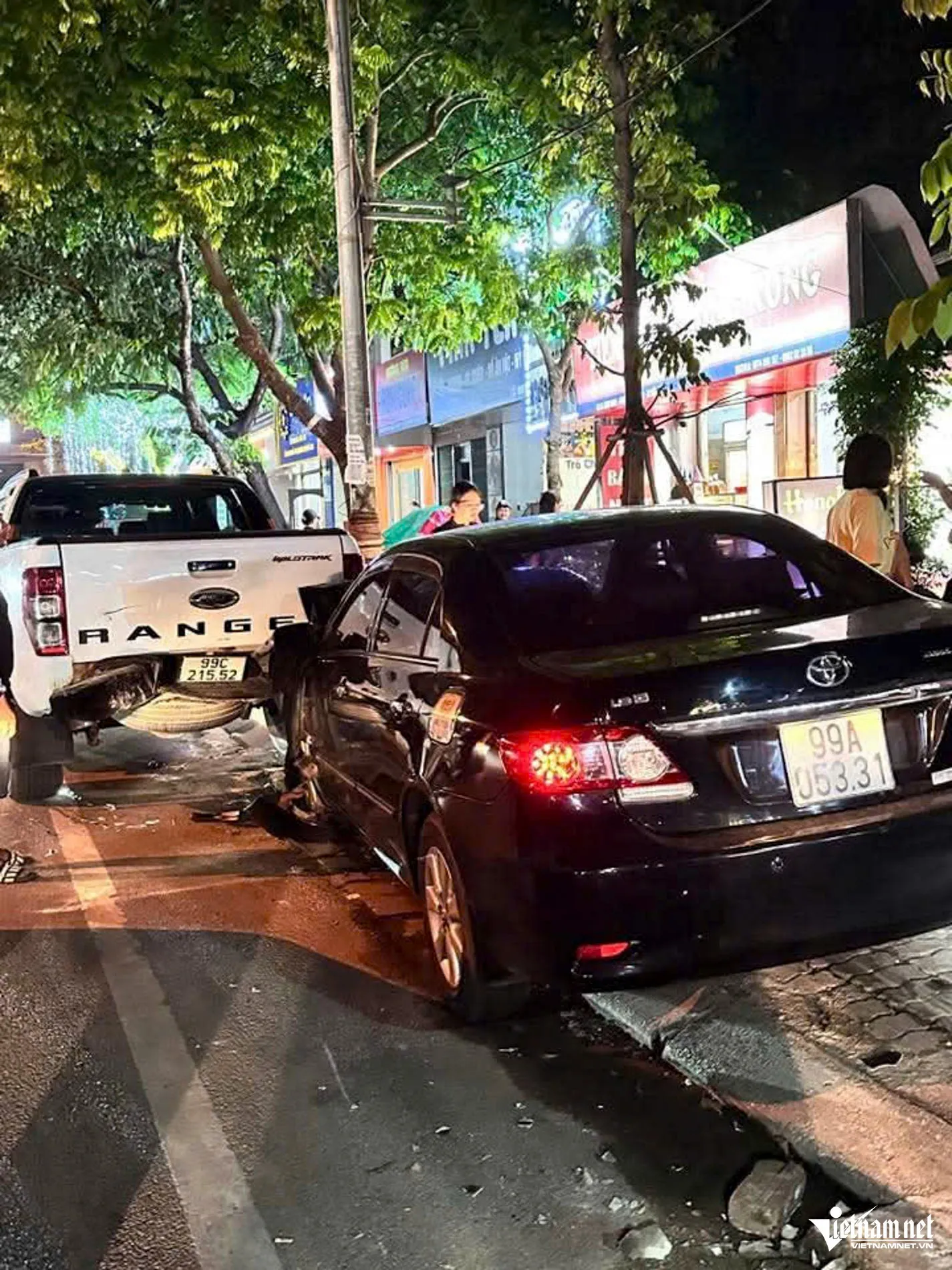 Hiện trường vụ tài xế có nồng độ cồn kịch khung lái xe tông liên hoàn ở Bắc Ninh ảnh 3