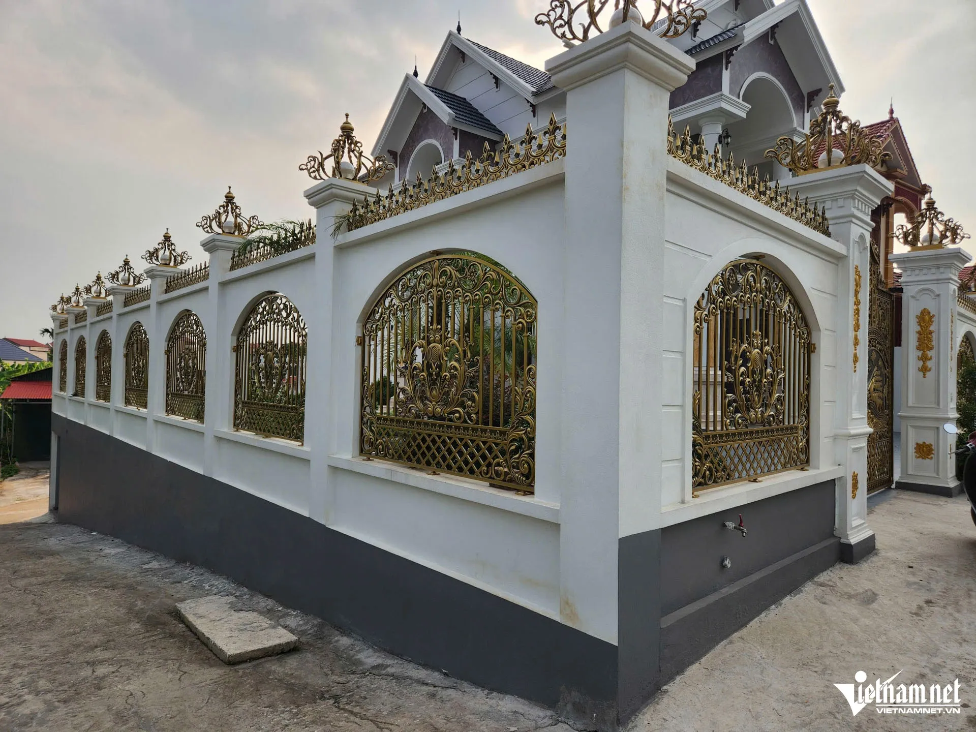 Biệt thự gây xôn xao ở Bắc Ninh của kẻ cầm đầu nhóm lừa đảo xuyên quốc gia ảnh 5