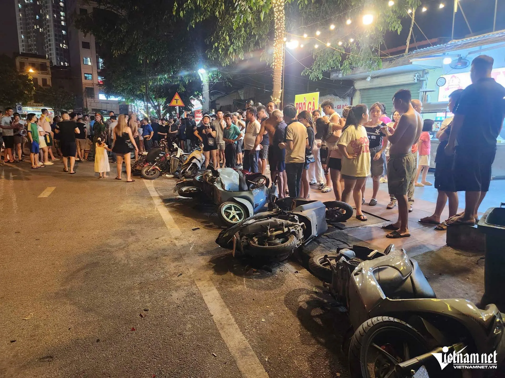 Hiện trường vụ tài xế có nồng độ cồn kịch khung lái xe tông liên hoàn ở Bắc Ninh ảnh 7
